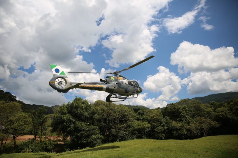 BPMOA resgata mulher que caiu de cachoeira em Guaratuba (PR)