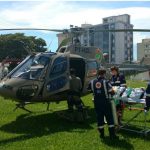 Águia 04 da PM de Santa Catarina transporta adolescente vítima de disparo acidental de arma de fogo