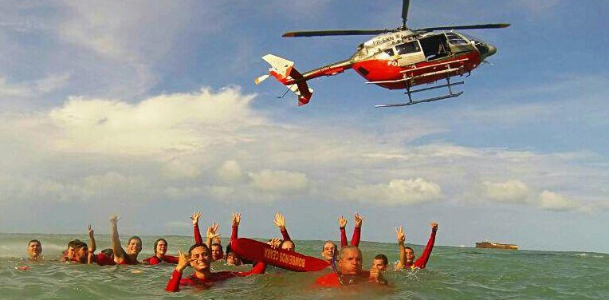 EC145 da CIOPAer do Ceará é utilizado para treinar guarda-vidas em desembarque no mar