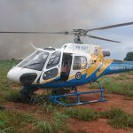 Helicóptero da Segurança Pública de Tocantins atua no combate a incêndio no Distrito de Luzimangues