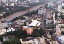 Helicóptero do SAER/FRON sobrevoa e mapeia centro de Joaçaba