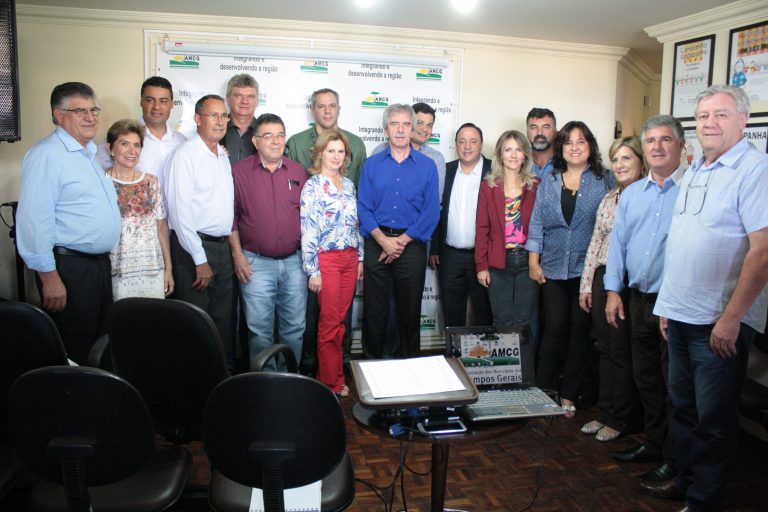 Lideranças discutem benefícios da implantação de base do BPMOA em Ponta Grossa