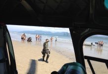 Águia 01 faz resgate duplo na praia do Capri em São Francisco do Sul