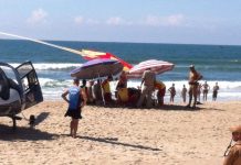 Equipe médica do helicóptero Falcão 03 da PM resgata jovem vítima de afogamento