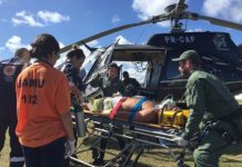 Falcão 03 resgata vítima de afogamento na praia de Tabuba, em Alagoas