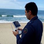 Drone do CBMSC localiza surfista à deriva a mais de 4 km da praia