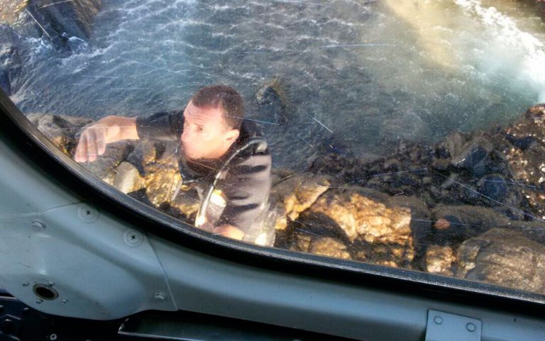 GRAer realiza salvamento de jovem que se afogava na Barra