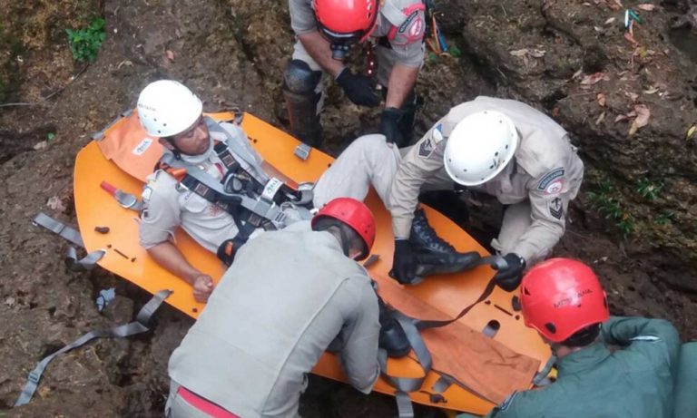 Centro Integrado de Operações Aéreas ministra instrução a grupo especializado do Corpo de Bombeiros