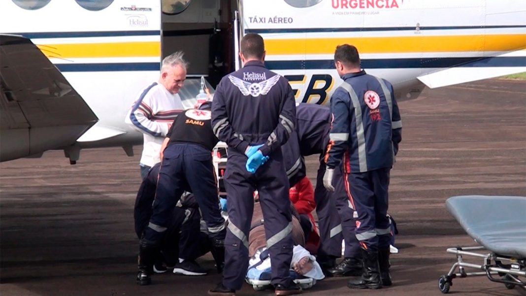 Paciente é levada de Apucarana para hospital em Curitiba em avião-UTI