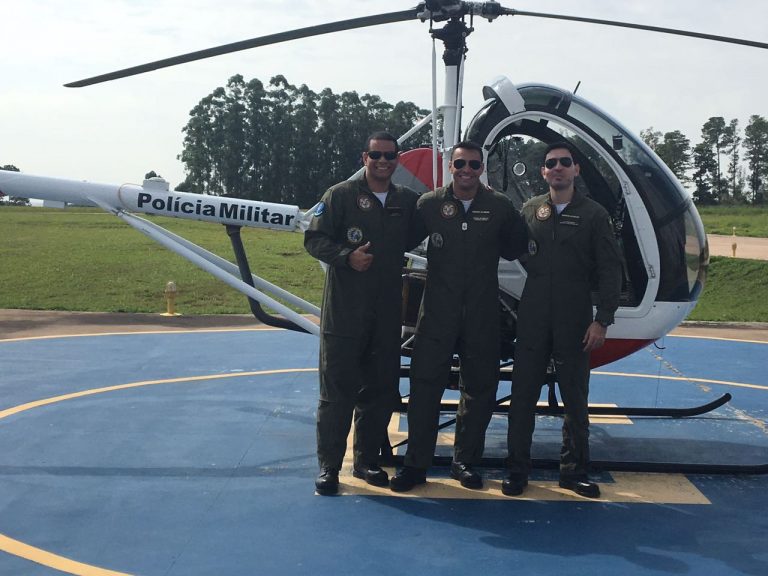 Oficiais da Marinha fazem o primeiro voo solo na BRPAe de Piracicaba