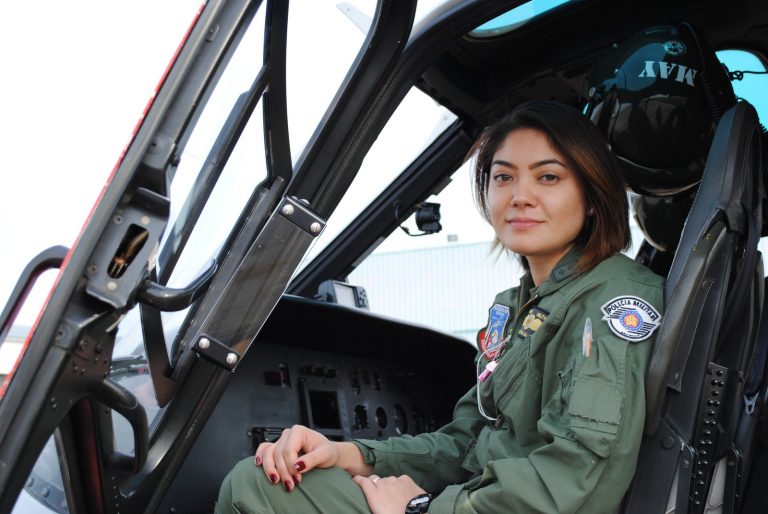 “A aviação é um mundo à parte”, diz a única mulher a pilotar o helicóptero Águia no Oeste Paulista