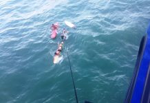 Grupamento Aéreo da PM resgata surfista na Praia da Barra em Salvador