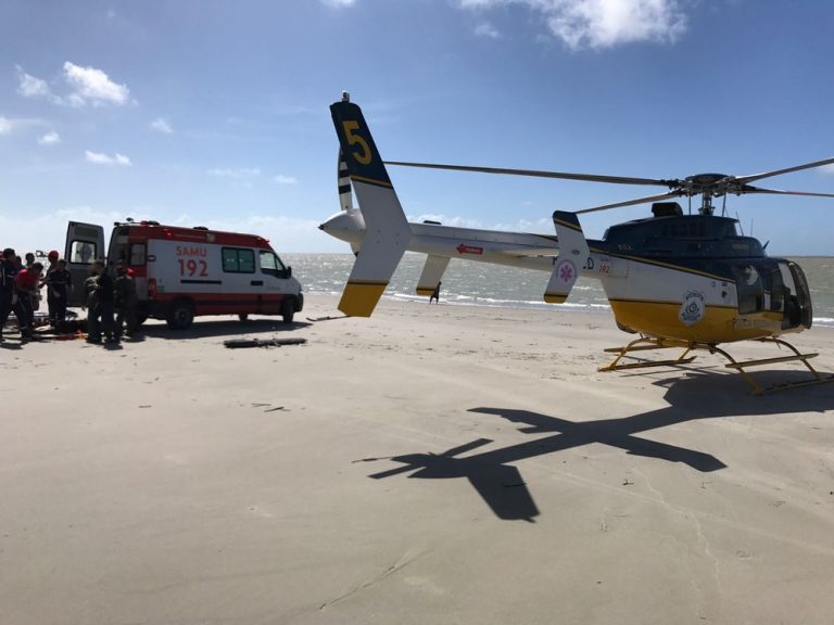 Helicóptero da PRF resgata homem vítima de acidente com compressor de embarcação