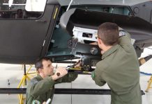 Mecânicos do Exército recebem treinamento em novo Sistema de Armamento Axial do Fennec