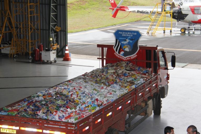 Arraiá Aéreo de Bauru arrecada cerca de 10 toneladas de alimentos