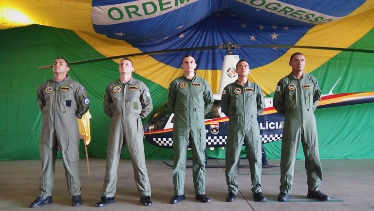 Polícia Militar do Distrito Federal forma pilotos de helicóptero policial