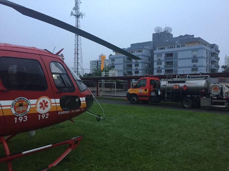 Arcanjo 01 resgata pessoas desabrigadas pela chuva que atinge municípios catarinenses