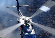 Helicópteros e aviões da Guarda Nacional americana apoiam o combate aos incêndios florestais na Califórnia