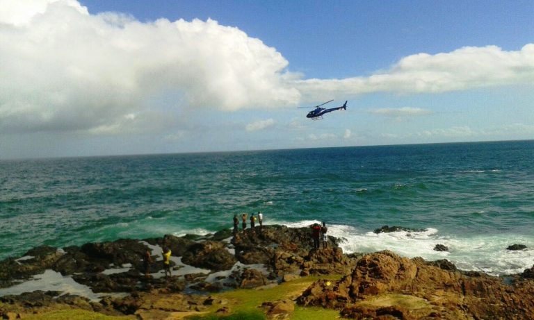 Ação rápida do GRAER salva banhista na praia da Paciência, em Salvador