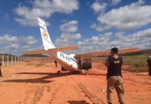 Avião do COMAVE sai da pista após problemas no pouso em Teófilo Otoni/MG