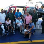 Pacientes do Hospital Neurológico Ritinha Prates de Araçatuba visitam Base o helicóptero Águia da PM