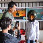 Crianças registraram tudo com o celular (Foto: Stephanie Fonseca/G1)