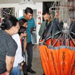 Família conheceu equipamentos da corporaração (Foto: Stephanie Fonseca/G1)