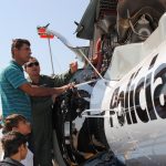 Família realizou sonho de conhecer a aeronave de pertinho (Foto: Stephanie Fonseca/G1)