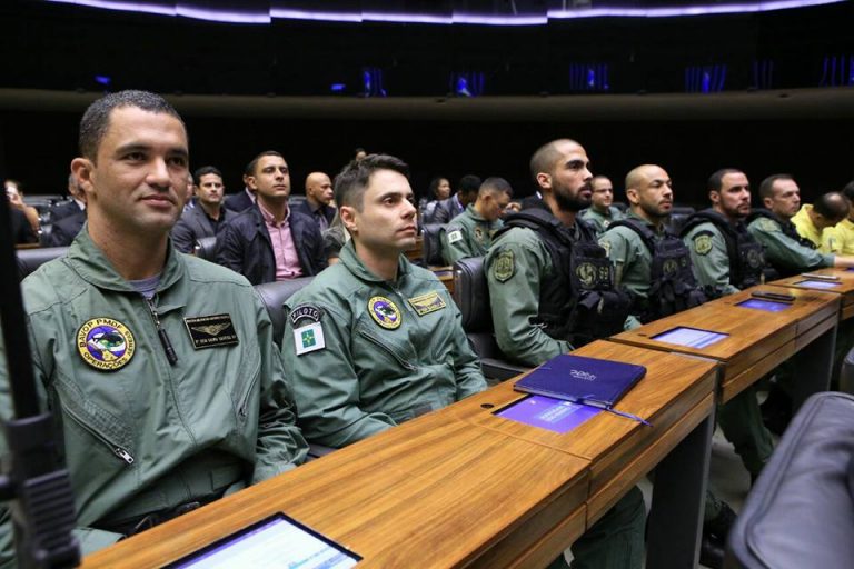 Câmara dos Deputados realiza homenagem aos Pioneiros da Aviação de Segurança Pública