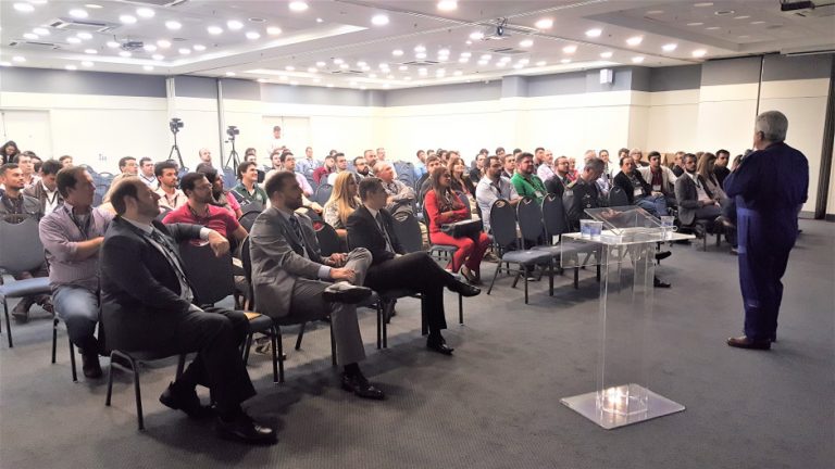 ABRAPAC premia policiamento ambiental por ações de combate ao “risco baloeiro” durante Jornada Aeronáutica 2017