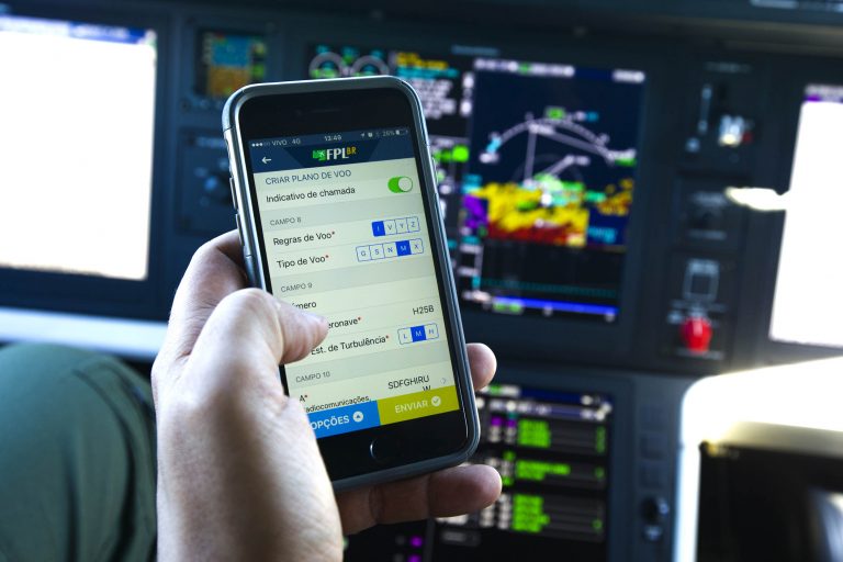 Pilotos já podem baixar nos smartphones e tablets o aplicativo FPL BR para envio de planos de voo