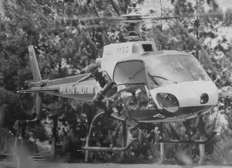 O rádio de mil canais do Águia Uno