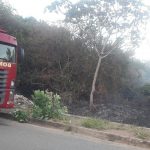 Centro Tático Aéreo apoia bombeiros em operação de combate à incêndio florestal na avenida litorânea