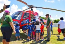 Escoteiros do Fogo conhecem aeronave do Grupamento de Operações Aéreas