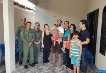 Equipe do helicóptero Bombeiro 01 reencontra criança resgatada após afogamento