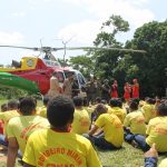 Bombeiros Mirins vivenciam instrução com participação do helicóptero Harpia I em Rio Branco, AC