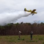 Atuação dos bombeiros contra os focos de incêndio (Corpo de Bombeiros)