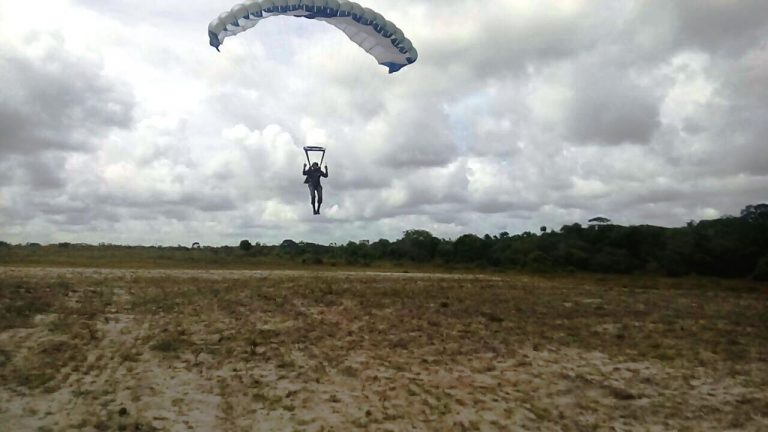 GRAer da PM da Bahia ministrou curso de paraquedismo a policiais militares do Curso de Operações Especiais da PM do Piauí