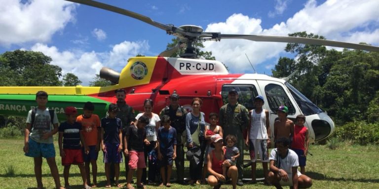 Helicóptero Harpia 01 apoia missão humanitária na comunidade Céu do Mapiá