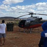 Helicóptero da Ciopaer colide com fio em perseguição policial e pousa com segurança na zona rural de Orós