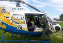 Vítima de capotamento na TO-225 é transportada pelo helicóptero do CIOPAer para Palmas, TO