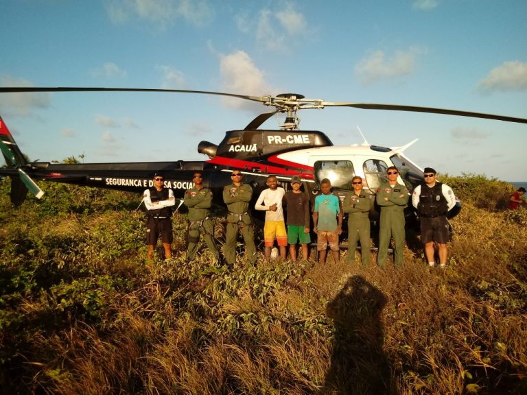Helicóptero Acauã 01 resgata turistas perdidos na Praia de Carapibus, em Conde, PB