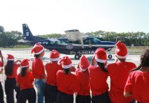 Crianças curtem Natal Solidário no Grupamento Aéreo da PM da Bahia
