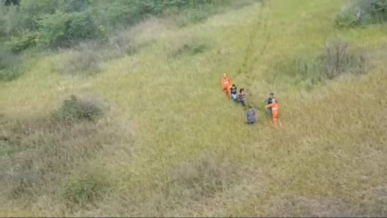 Grupamento Tático Aéreo de Sergipe e bombeiros localizam grupo que se perdeu na Serra de Itabaiana