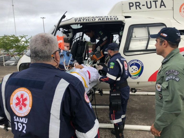 Helicóptero do GTA/SE transporta paciente grave do Hospital Regional de Lagarto para Aracaju