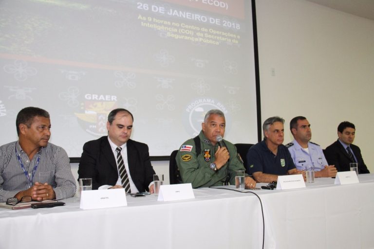 Operadores de drones participam de encontro promovido pelo Grupamento Aéreo da PM da Bahia, em Salvador