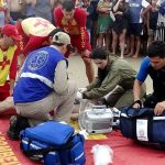 Batalhão de Operações Aéreas e Bombeiros realizam resgate de banhistas em Matinhos. Foto:  Soldado Vânia Soldi/PM5