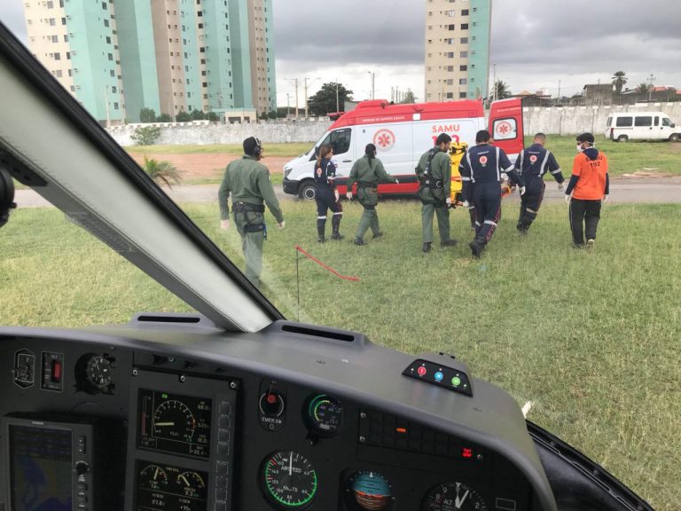 Equipe aeromédica do helicóptero Falcão 05 resgata criança perfurada no abdômen por vergalhão de ferro em Porto da Rua