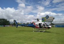 Helicóptero do GRAER/AM faz pouso de emergência em campo de futebol na zona sul de Manaus e tripulação passa bem