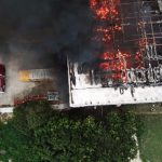 Bombeiros do Ceará utilizam drone para auxiliar equipes no combate a incêndio na agência dos Correios, em Fortaleza